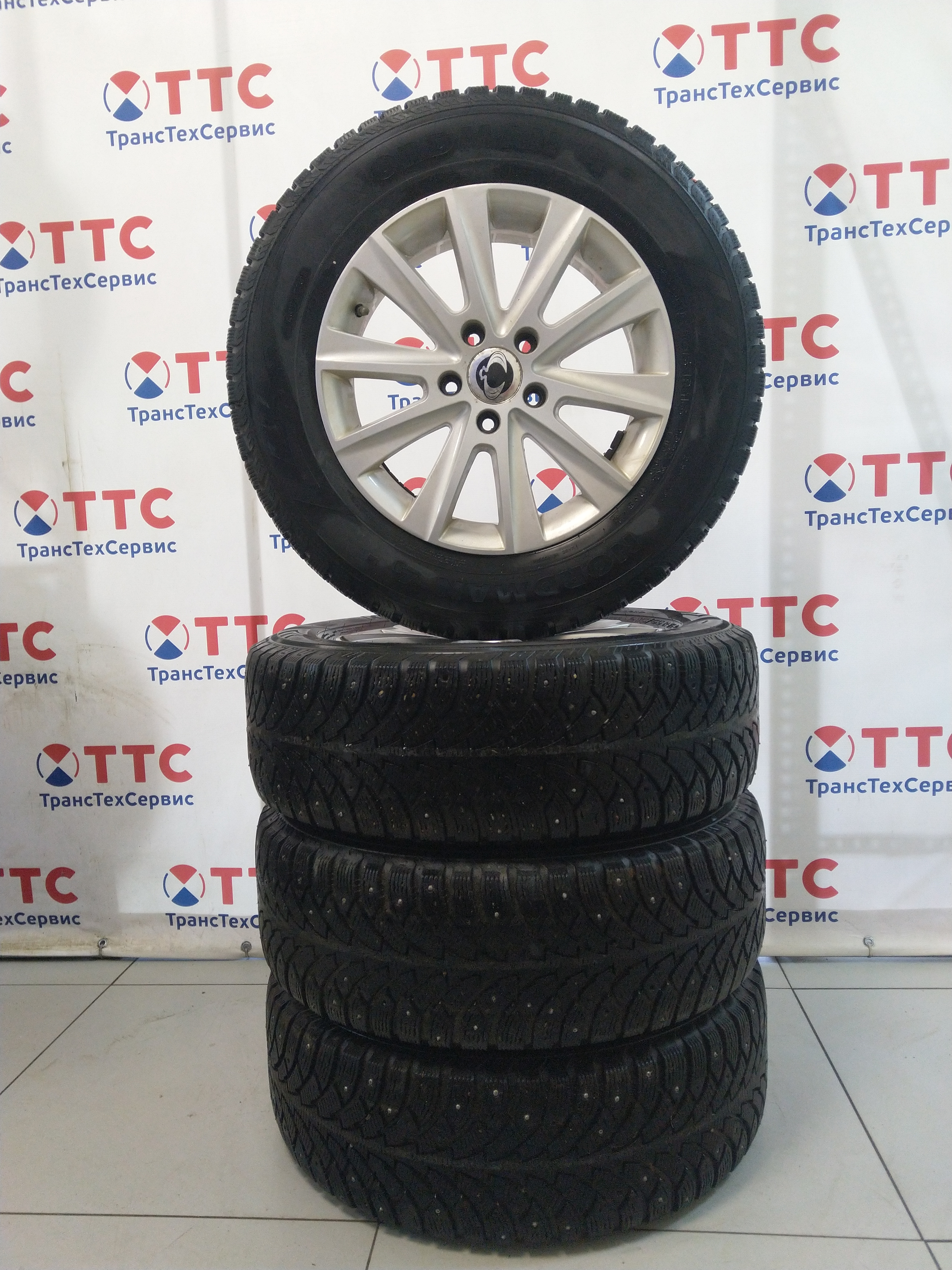 Шины Б\У Nokian Nordman 4 215/65 R16 1